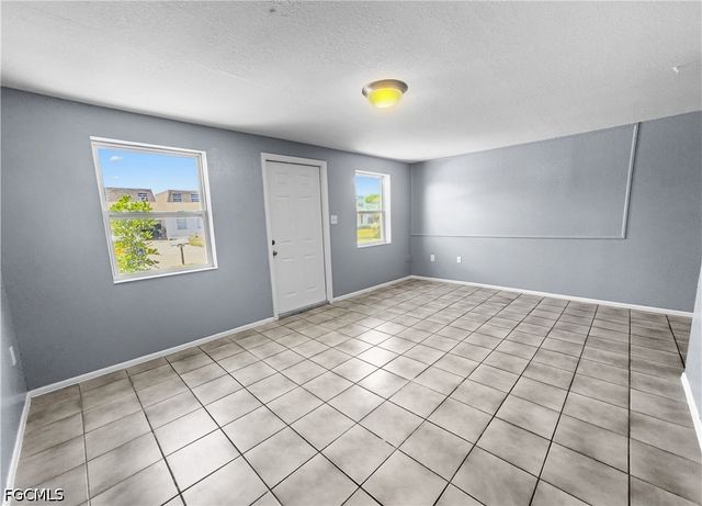 6617 Warwick CIR, Fort Myers, FL 33919