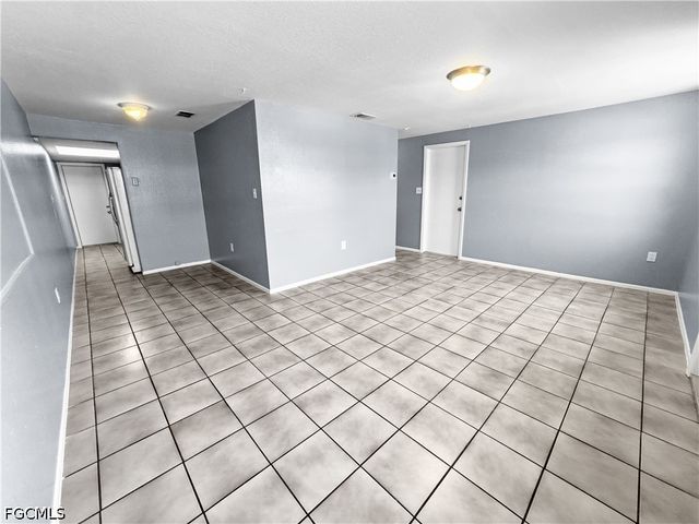 6617 Warwick CIR, Fort Myers, FL 33919