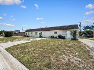 6617 Warwick CIR, Fort Myers, FL 33919