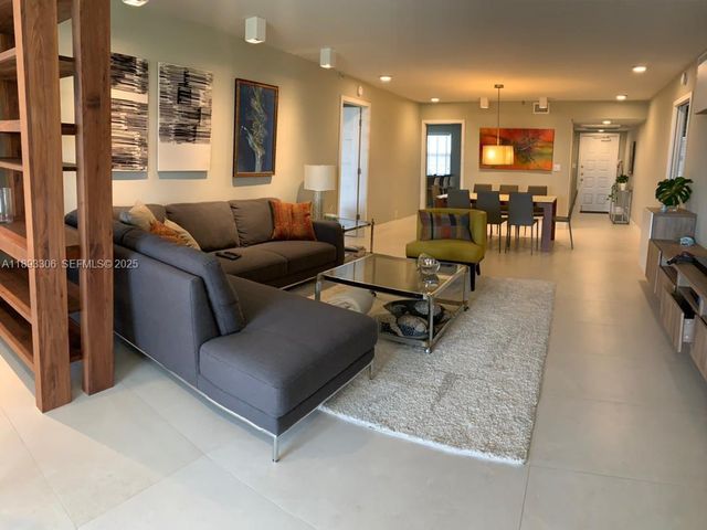 3507 Oaks Way 802, Pompano Beach, FL 33069