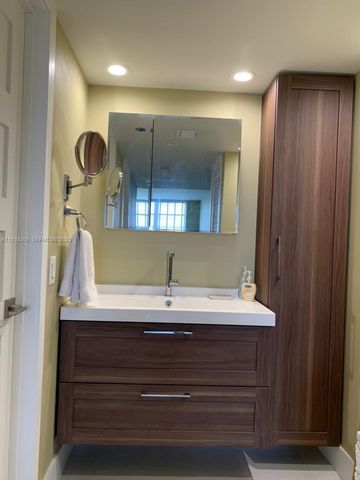 3507 Oaks Way 802, Pompano Beach, FL 33069