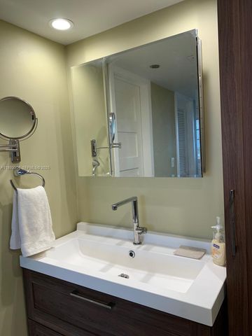 3507 Oaks Way 802, Pompano Beach, FL 33069
