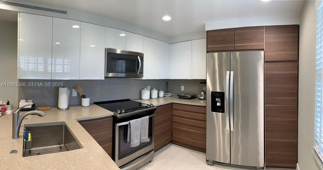 3507 Oaks Way 802, Pompano Beach, FL 33069
