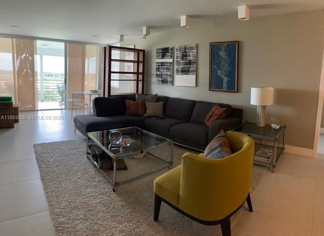 3507 Oaks Way 802, Pompano Beach, FL 33069