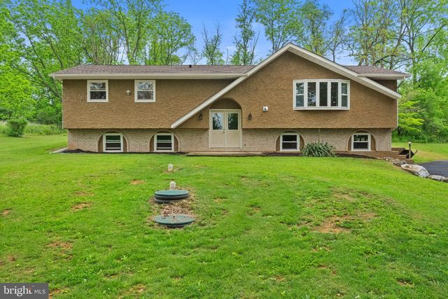 1040 RIVERVIEW DR, Walnutport, PA 18088