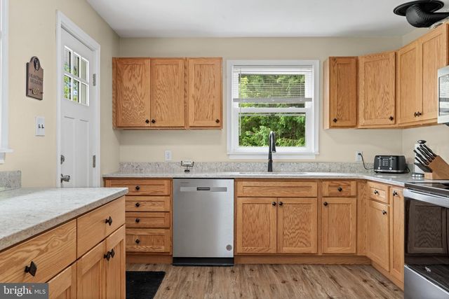 1040 RIVERVIEW DR, Walnutport, PA 18088