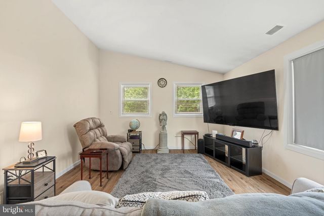 1040 RIVERVIEW DR, Walnutport, PA 18088