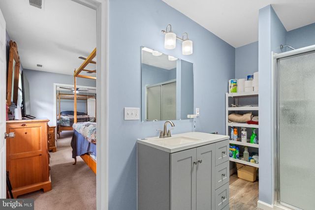 1040 RIVERVIEW DR, Walnutport, PA 18088
