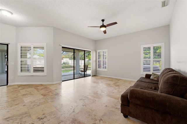 215 CARRIAGE HOUSE LANE 215, Nokomis, FL 34275