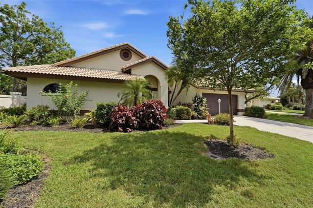 215 CARRIAGE HOUSE LANE 215, Nokomis, FL 34275