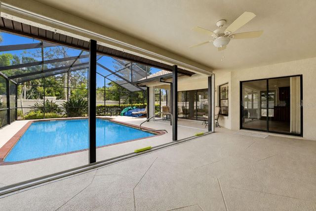 215 CARRIAGE HOUSE LANE 215, Nokomis, FL 34275