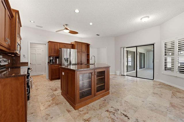 215 CARRIAGE HOUSE LANE 215, Nokomis, FL 34275