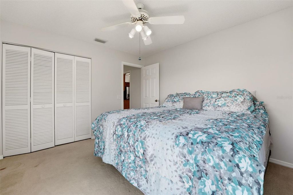 Image 16 of property listing at 215 CARRIAGE HOUSE LANE 215, Nokomis, FL 34275