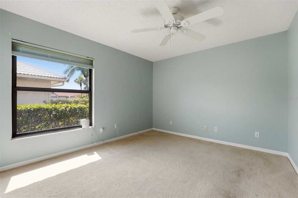 Image 18 of property listing at 215 CARRIAGE HOUSE LANE 215, Nokomis, FL 34275