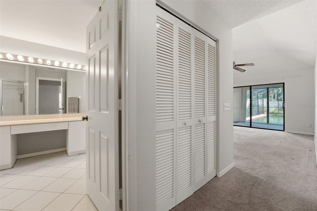 Image 22 of property listing at 215 CARRIAGE HOUSE LANE 215, Nokomis, FL 34275