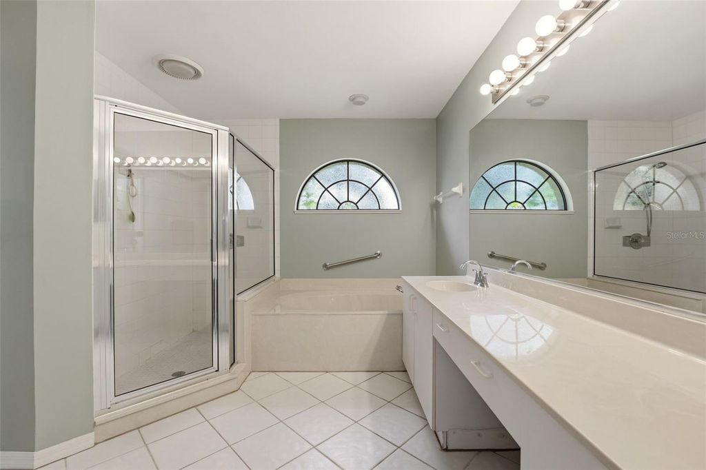 Image 23 of property listing at 215 CARRIAGE HOUSE LANE 215, Nokomis, FL 34275