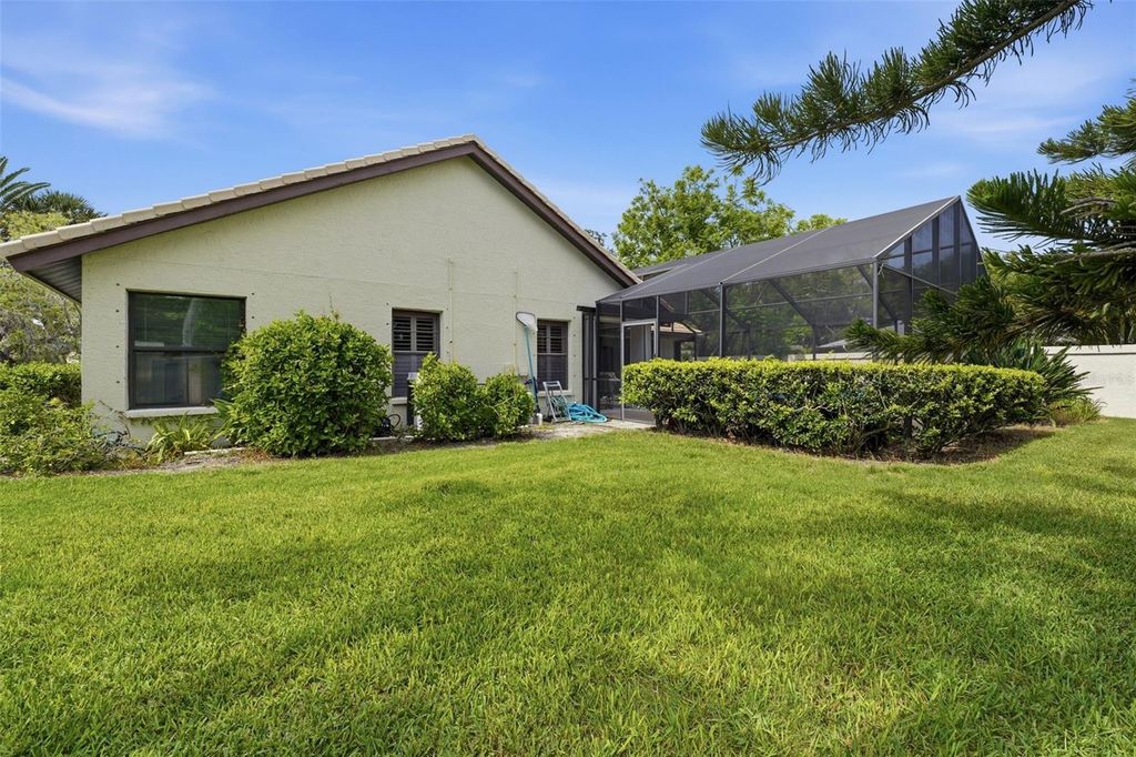 Image 30 of property listing at 215 CARRIAGE HOUSE LANE 215, Nokomis, FL 34275