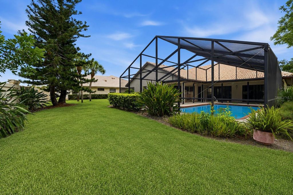 Image 31 of property listing at 215 CARRIAGE HOUSE LANE 215, Nokomis, FL 34275