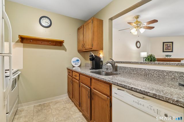 8 Rose Lane APT 24-5, Danbury, CT 06811