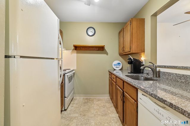 8 Rose Lane APT 24-5, Danbury, CT 06811