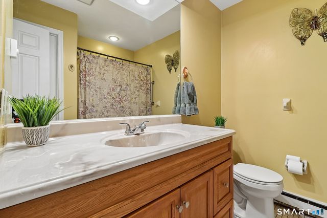 8 Rose Lane APT 24-5, Danbury, CT 06811