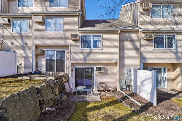 8 Rose Lane APT 24-5, Danbury, CT 06811