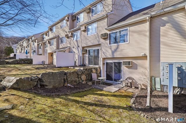 8 Rose Lane APT 24-5, Danbury, CT 06811