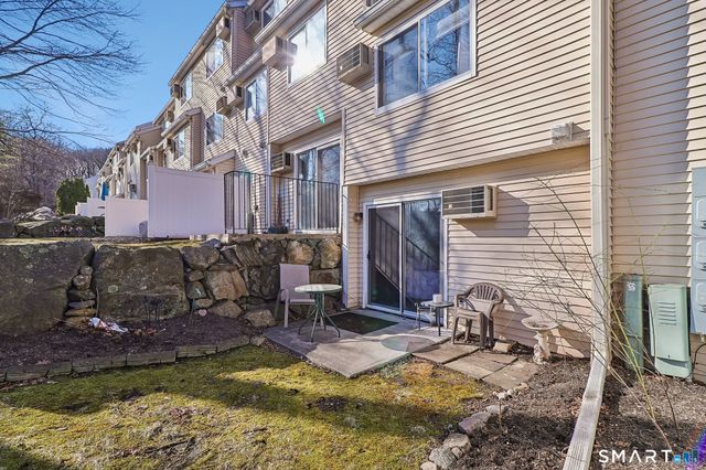 8 Rose Lane APT 24-5, Danbury, CT 06811