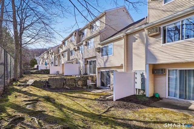 8 Rose Lane APT 24-5, Danbury, CT 06811