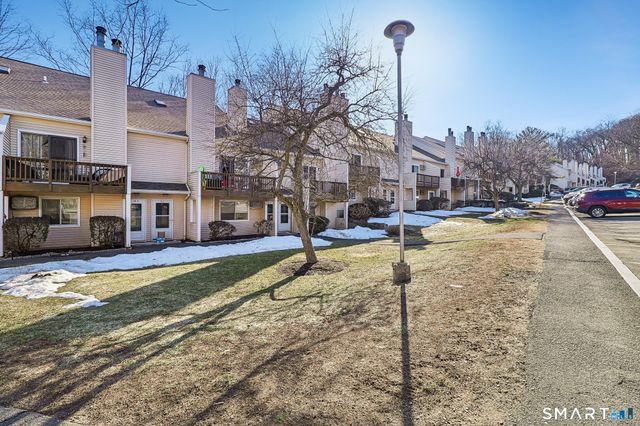 8 Rose Lane APT 24-5, Danbury, CT 06811