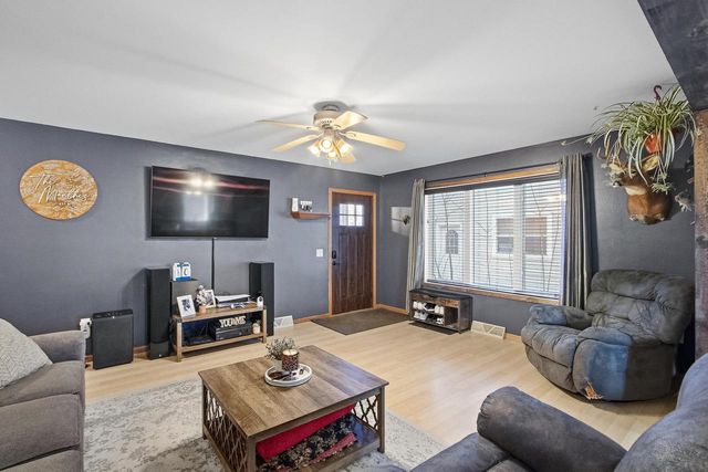 111 W Thomas Street, Poynette, WI 53955