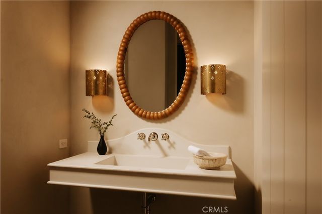 4748 Noble Avenue, Sherman Oaks, CA 91403