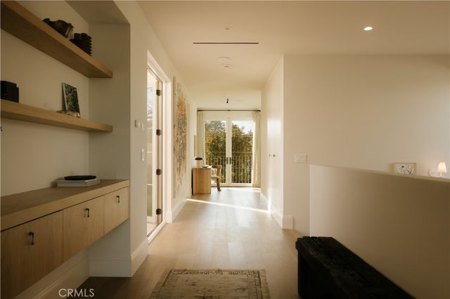 4748 Noble Avenue, Sherman Oaks, CA 91403