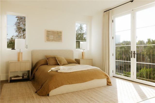 4748 Noble Avenue, Sherman Oaks, CA 91403