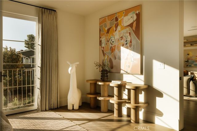 4748 Noble Avenue, Sherman Oaks, CA 91403