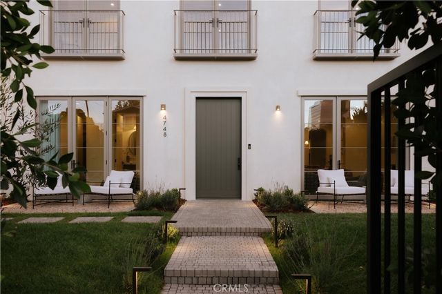 4748 Noble Avenue, Sherman Oaks, CA 91403