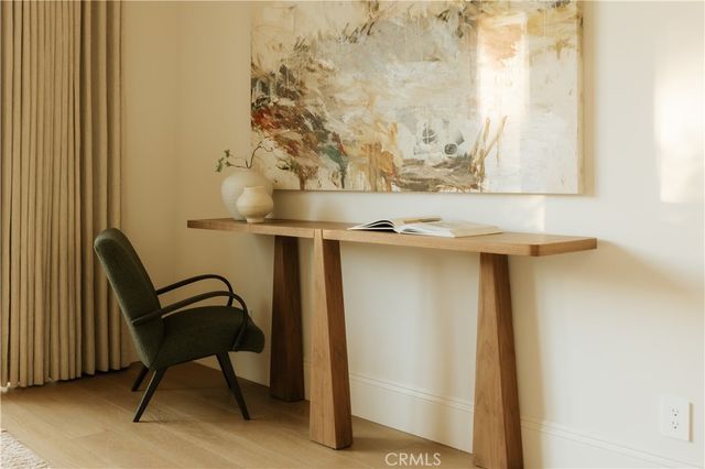 4748 Noble Avenue, Sherman Oaks, CA 91403