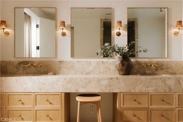 4748 Noble Avenue, Sherman Oaks, CA 91403