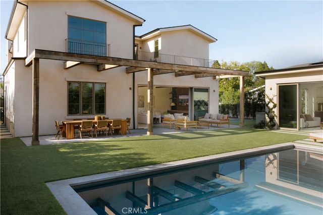 4748 Noble Avenue, Sherman Oaks, CA 91403