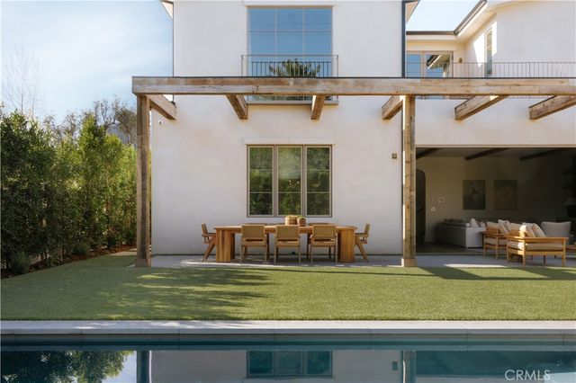 4748 Noble Avenue, Sherman Oaks, CA 91403