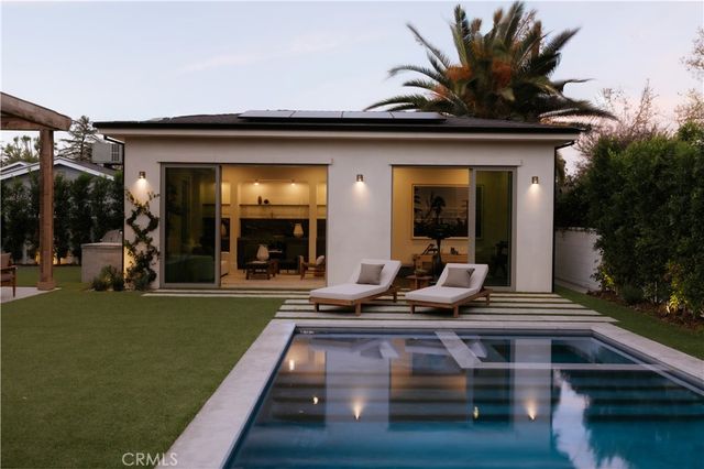 4748 Noble Avenue, Sherman Oaks, CA 91403