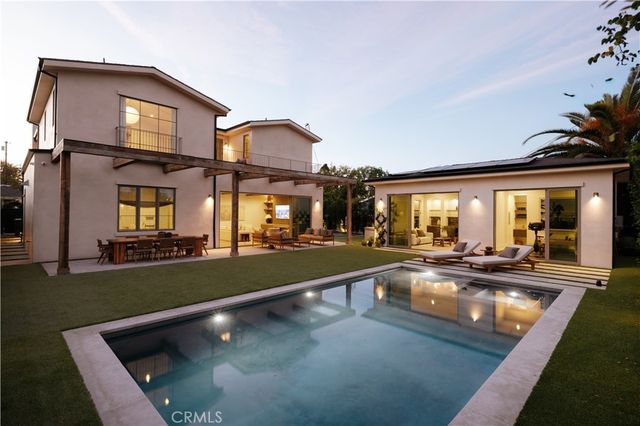 4748 Noble Avenue, Sherman Oaks, CA 91403