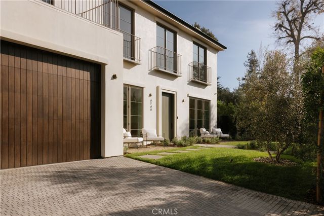 4748 Noble Avenue, Sherman Oaks, CA 91403