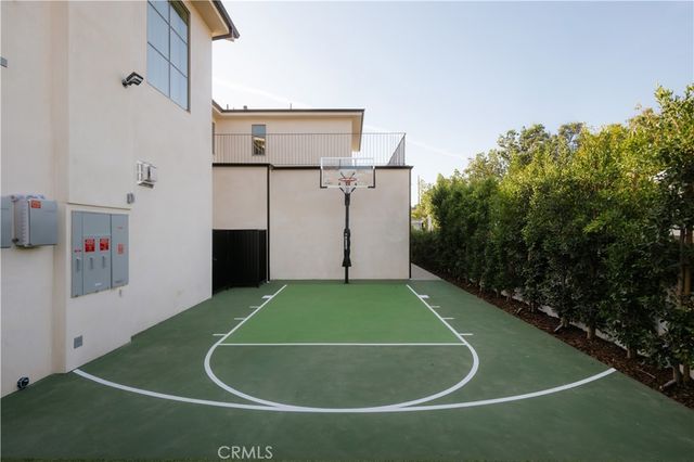 4748 Noble Avenue, Sherman Oaks, CA 91403