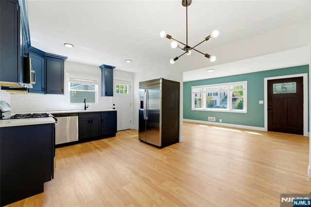 21-05 Dalton Place, Fair Lawn, NJ 07410