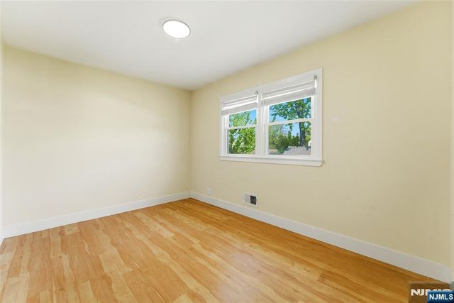21-05 Dalton Place, Fair Lawn, NJ 07410