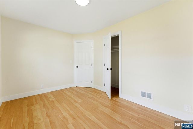 21-05 Dalton Place, Fair Lawn, NJ 07410