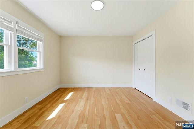 21-05 Dalton Place, Fair Lawn, NJ 07410