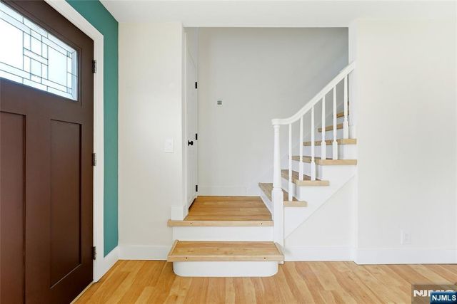 21-05 Dalton Place, Fair Lawn, NJ 07410