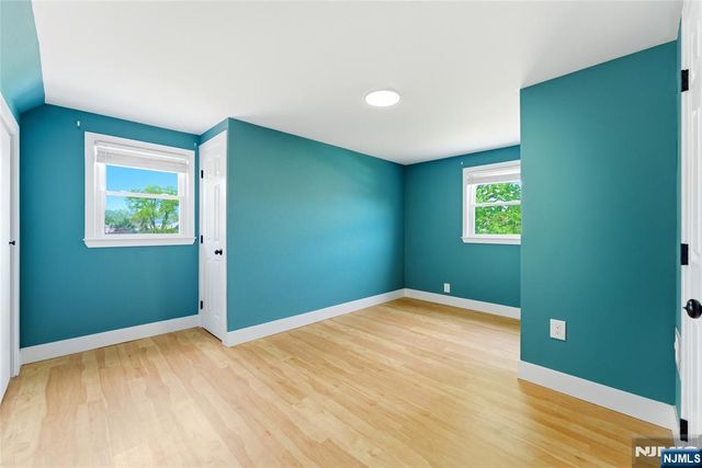 21-05 Dalton Place, Fair Lawn, NJ 07410